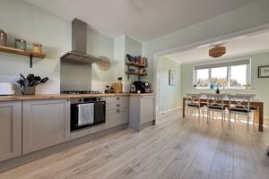 21' Kitchen/Dining Room- click for photo gallery